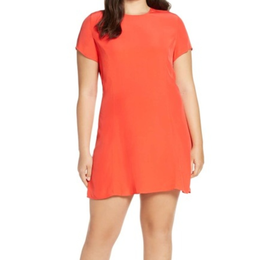 Something Navy Short Sleeve Shift Dress - Picture 4 of 5